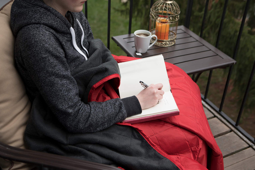 DOWN UNDER OUTDOORS Waterproof 350 GSM Fleece or Sherpa Stadium Blanket