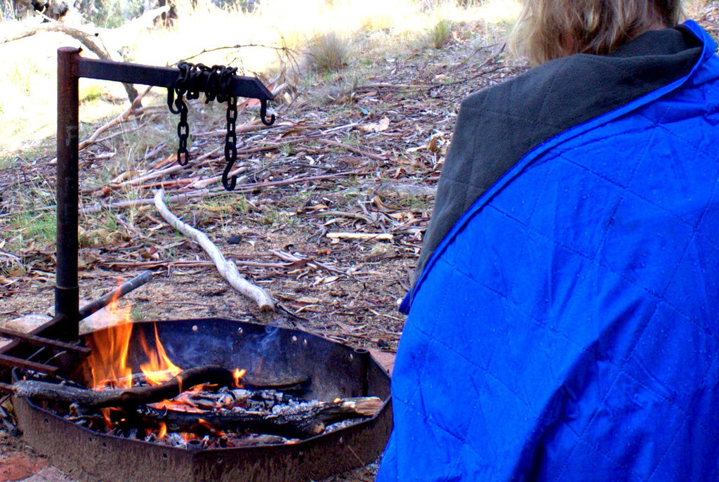 DOWN UNDER OUTDOORS Waterproof 350 GSM Fleece or Sherpa Stadium Blanket
