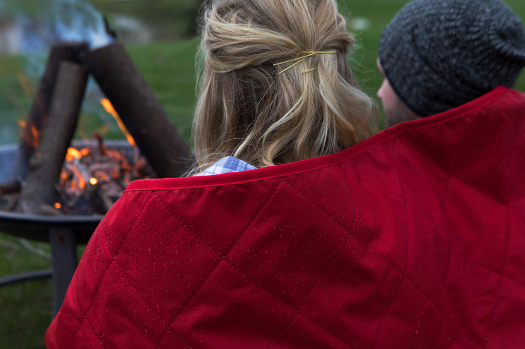 DOWN UNDER OUTDOORS Waterproof 350 GSM Fleece or Sherpa Stadium Blanket
