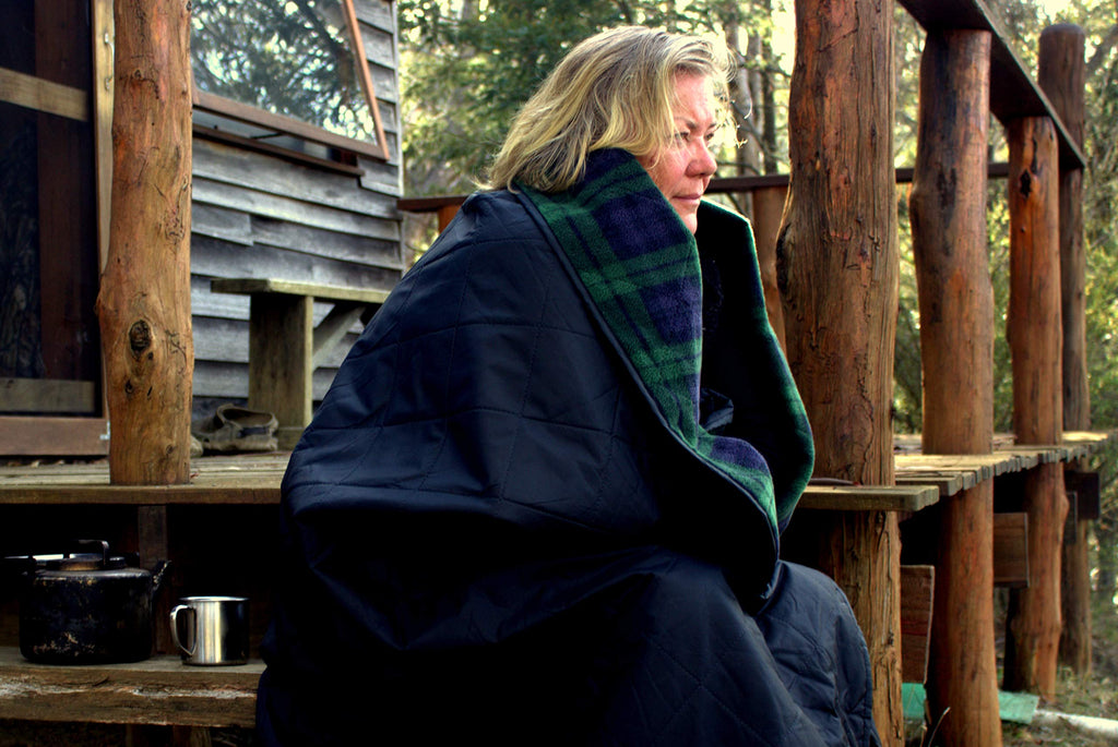DOWN UNDER OUTDOORS Waterproof 350 GSM Fleece or Sherpa Stadium Blanket