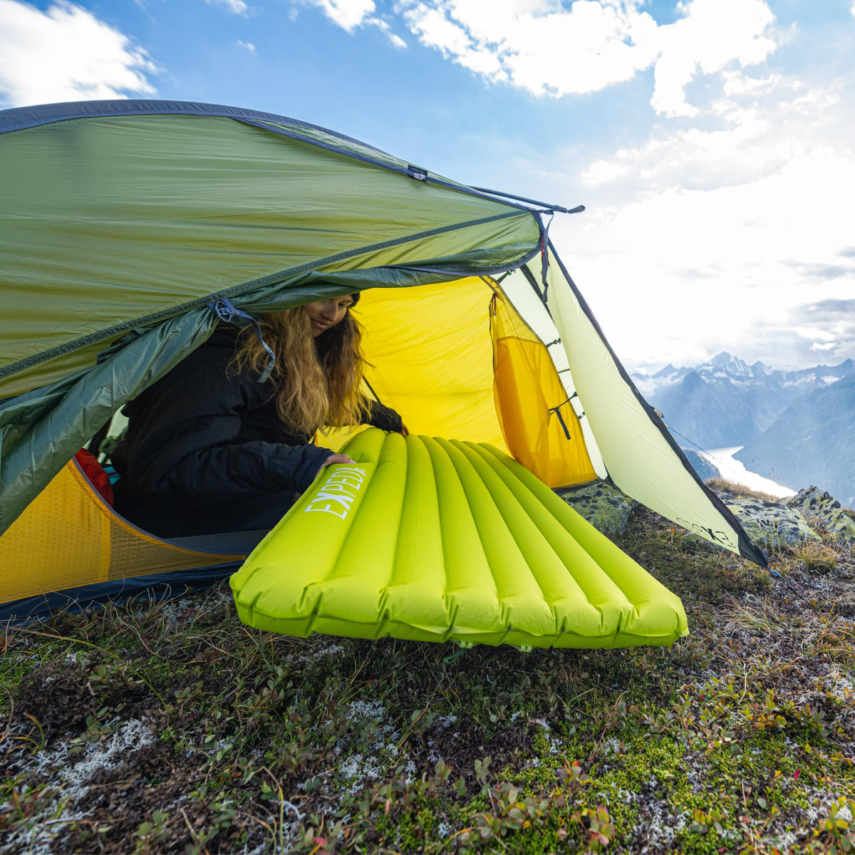 Exped Ultra - Ultralight Inflatable Backpacking Sleeping Pad, Lightweight Air Mat for Camping and Hiking