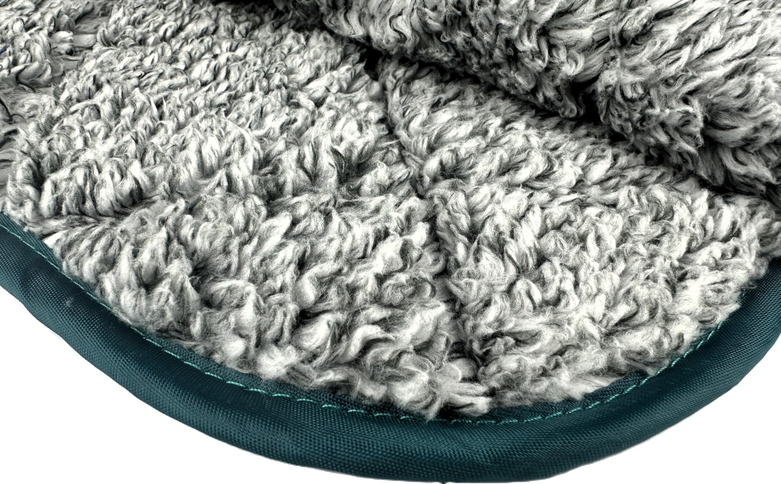 DOWN UNDER OUTDOORS Waterproof 350 GSM Fleece or Sherpa Stadium Blanket