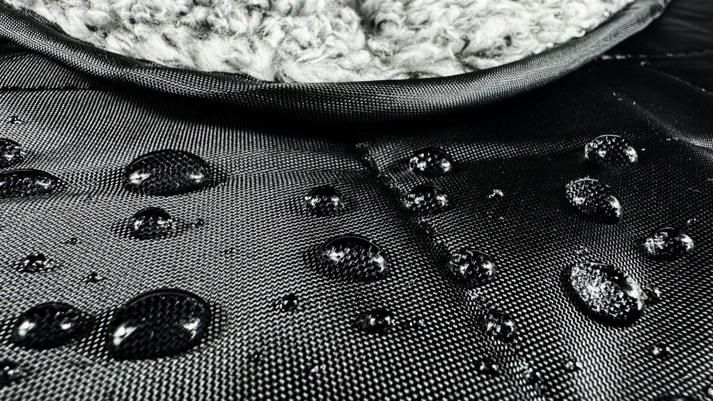DOWN UNDER OUTDOORS Waterproof 350 GSM Fleece or Sherpa Stadium Blanket