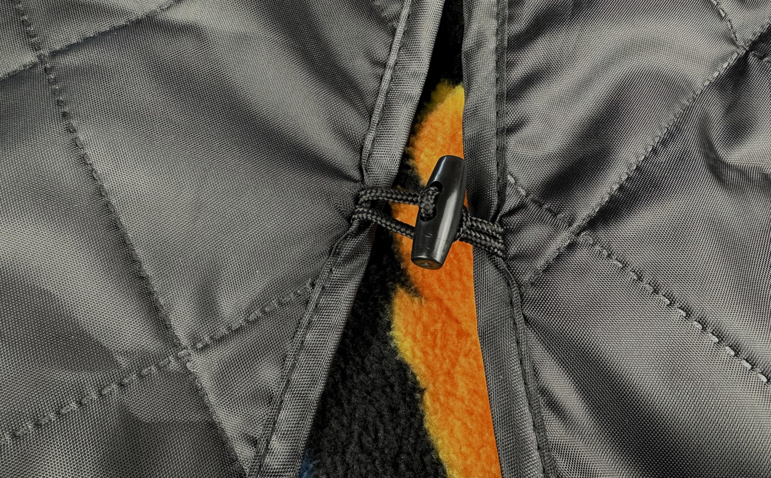 DOWN UNDER OUTDOORS Waterproof 350 GSM Fleece or Sherpa Stadium Blanket